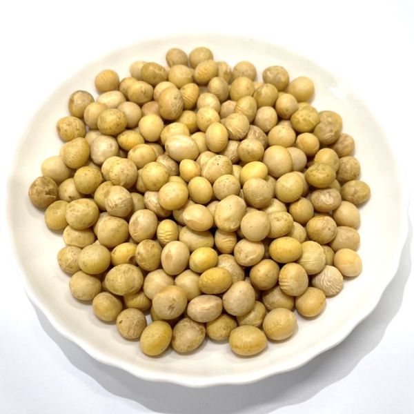 【マルカワ農園(福井県)2025年産：里のほほえみ】
　大豆の磨き作業を行っていないため、大豆表面に汚れがあります。