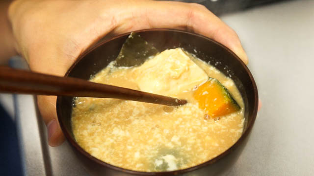 豆乳のまろやかさが特徴の豆乳味噌汁の作り方