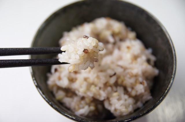 虹色米のご飯は美味しい